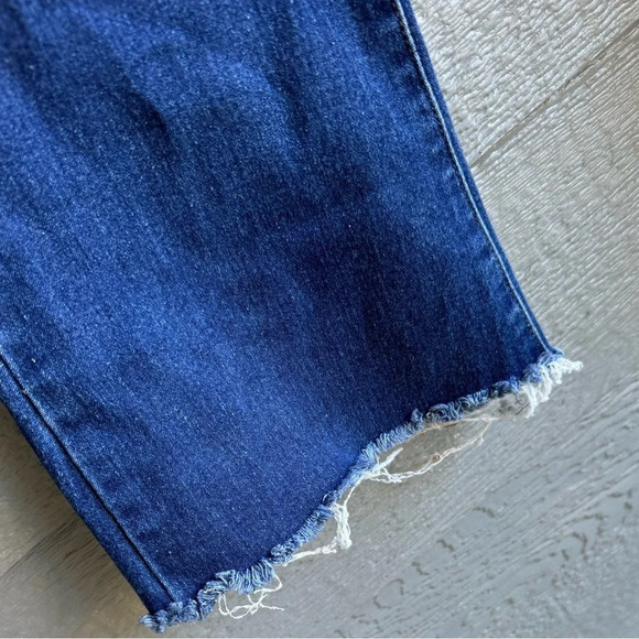 California Vintage Women Size 8 Blue Flare Distressed Medium Wash Stretch Jean - Picture 7 of 7